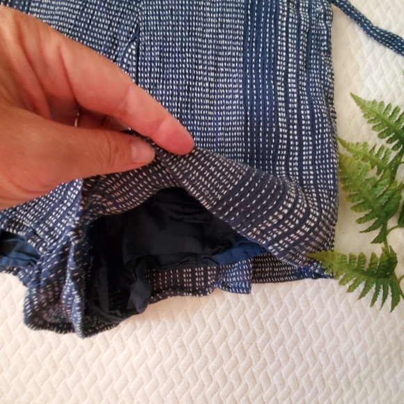 Express lined gauzy textured romper M - Picture 3 of 4